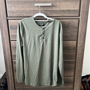 Cuts Curve Hem Long sleeve Henley.  Size Large